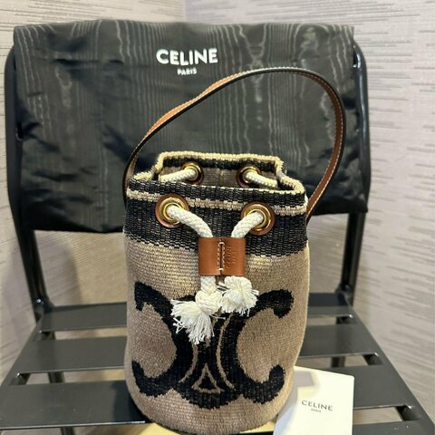 💎Han's house精品服飾💎CELINE tote 水桶包 側背包 33X28X7  可自行加背帶 原價45300