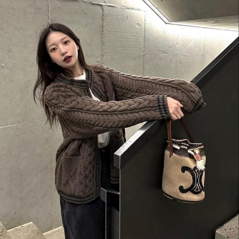 💎Han's house精品服飾💎CELINE tote 水桶包 側背包 33X28X7  可自行加背帶 原價45300-2