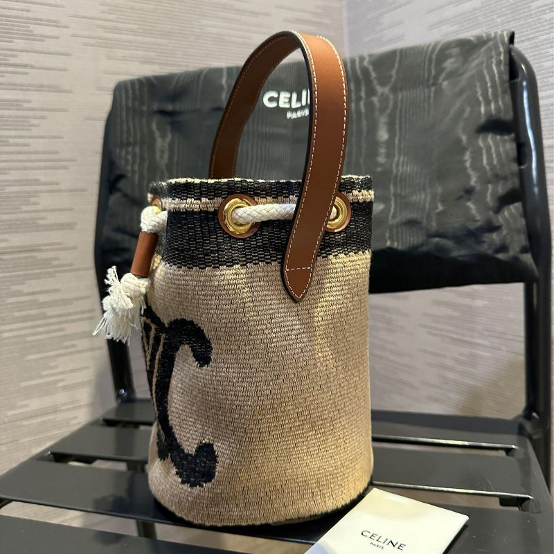 💎Han's house精品服飾💎CELINE tote 水桶包 側背包 33X28X7  可自行加背帶 原價45300-6