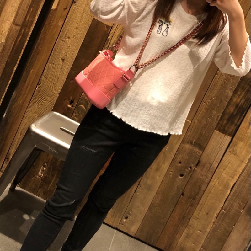 「JL精品代購」98新 Chanel 香奈兒粉色流浪包 小號-1