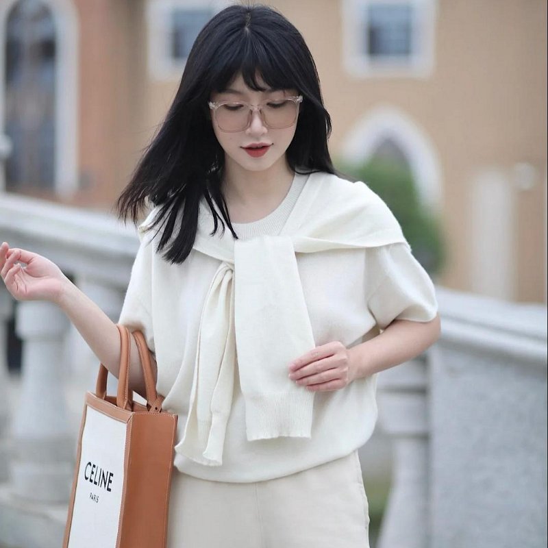 💎Han's house精品服飾💎CELINE tote 皮 直式 手提 斜背 托特 包 義大利製 33X28X7 現貨 原價63000-2