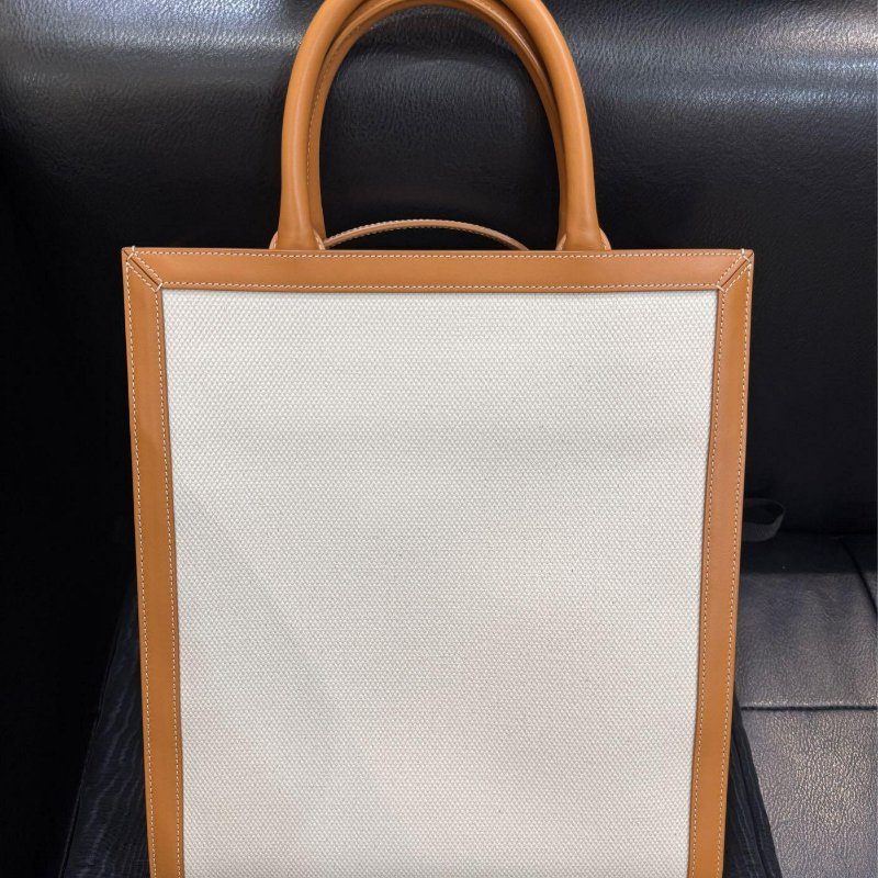 💎Han's house精品服飾💎CELINE tote 皮 直式 手提 斜背 托特 包 義大利製 33X28X7 現貨 原價63000-7