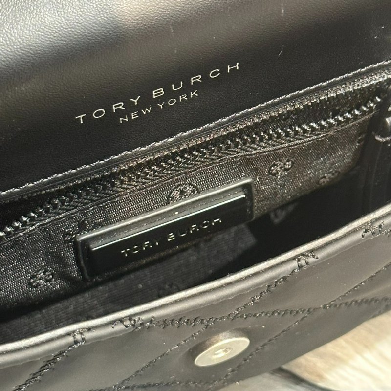 💎Han's house精品服飾💎Tory Burch 格菱紋皮革翻蓋斜背包-霧黑-3