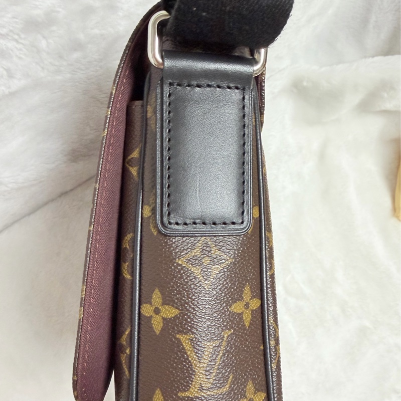 ▫️95成新▫️LV男生老花斜背包郵差包翻蓋包-12