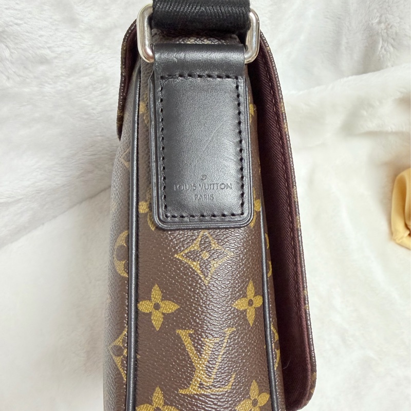 ▫️95成新▫️LV男生老花斜背包郵差包翻蓋包-13