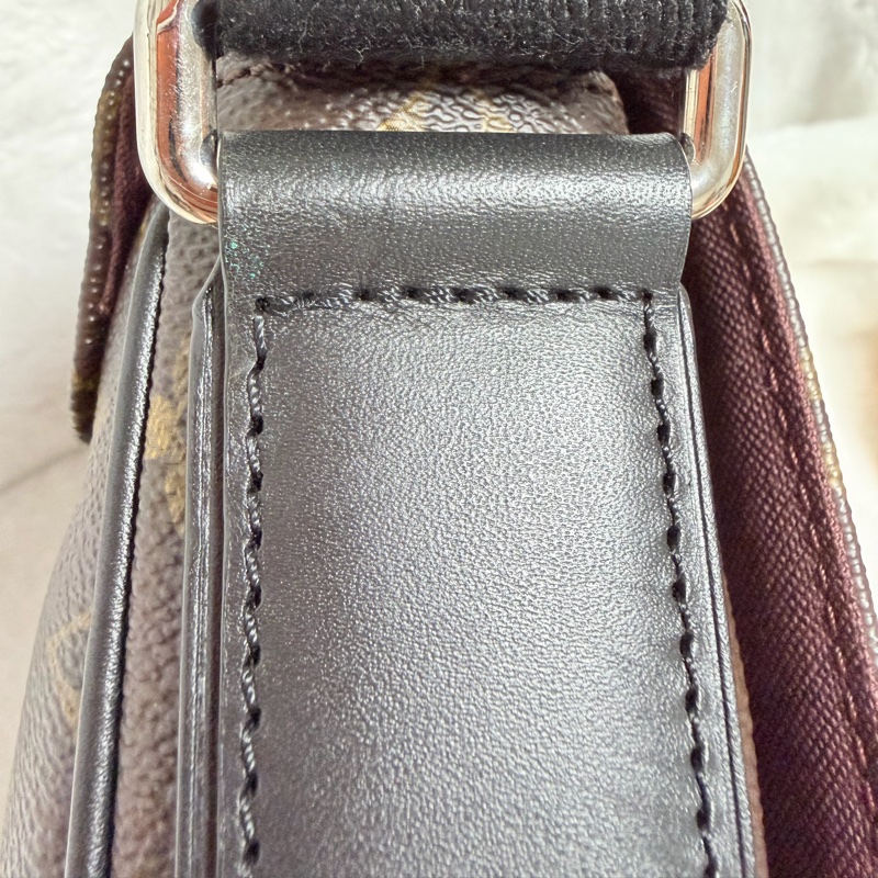 ▫️95成新▫️LV男生老花斜背包郵差包翻蓋包-14