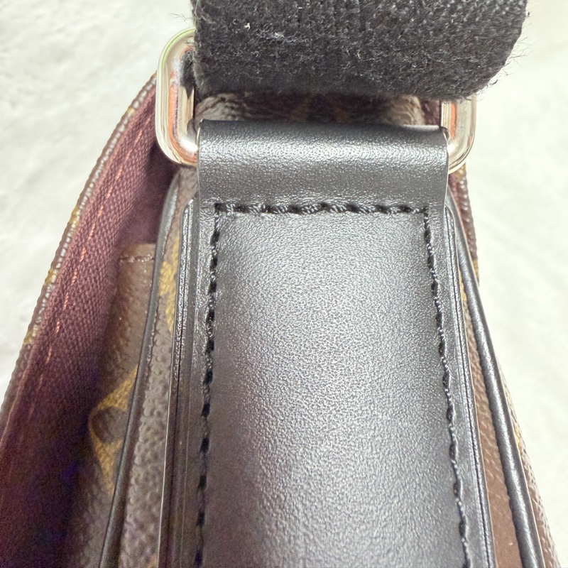 ▫️95成新▫️LV男生老花斜背包郵差包翻蓋包-15