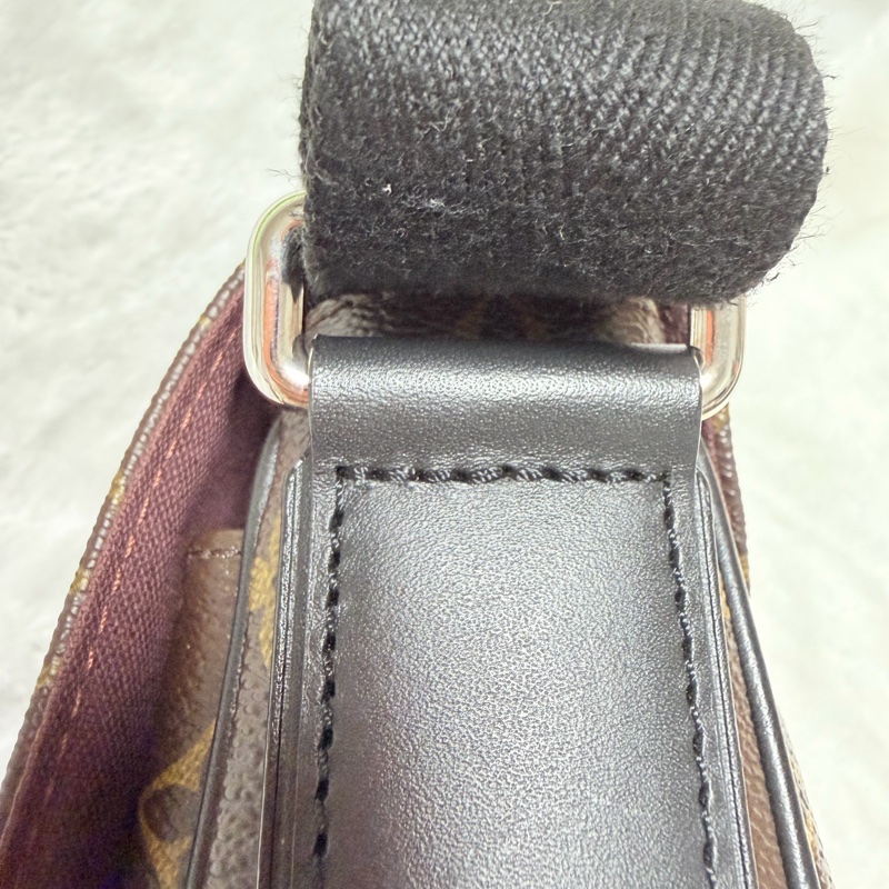 ▫️95成新▫️LV男生老花斜背包郵差包翻蓋包-23