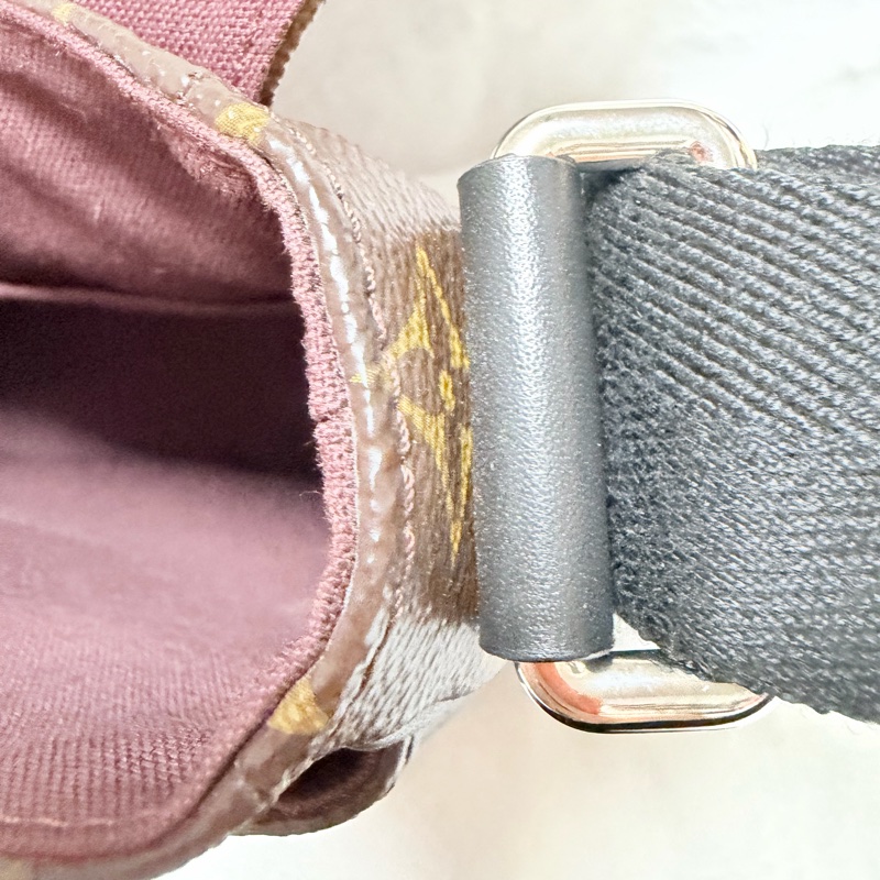 ▫️95成新▫️LV男生老花斜背包郵差包翻蓋包-26