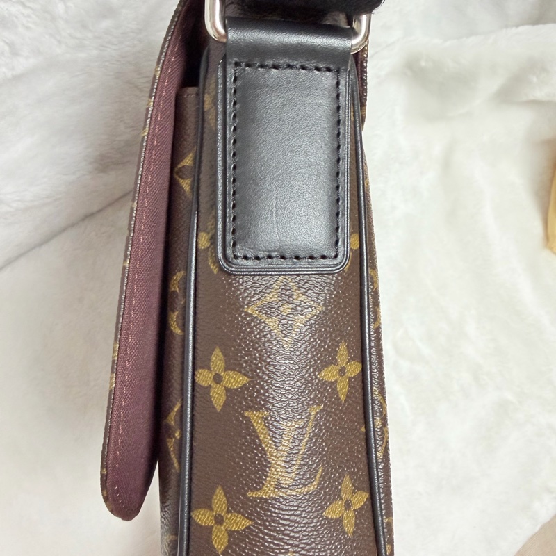 ▫️95成新▫️LV男生老花斜背包郵差包翻蓋包-37