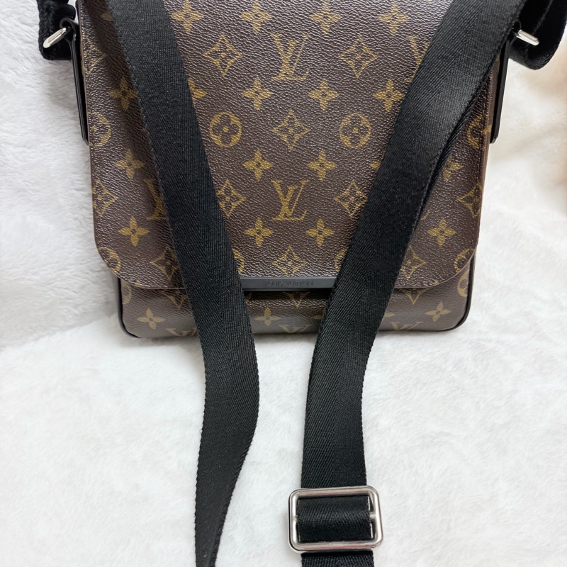 ▫️95成新▫️LV男生老花斜背包郵差包翻蓋包-39