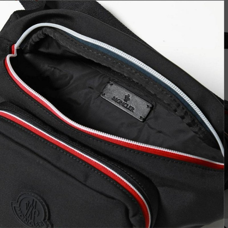 💎Han's house精品服飾💎moncler 防水 腰包 現貨 原價29000-1