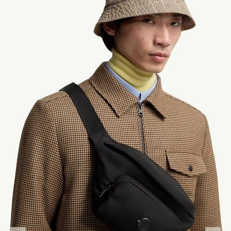💎Han's house精品服飾💎moncler 防水 腰包 現貨 原價29000-3