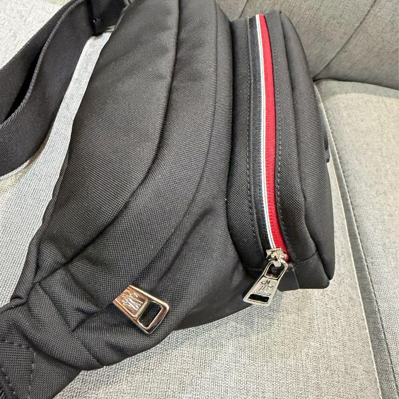 💎Han's house精品服飾💎moncler 防水 腰包 現貨 原價29000-6