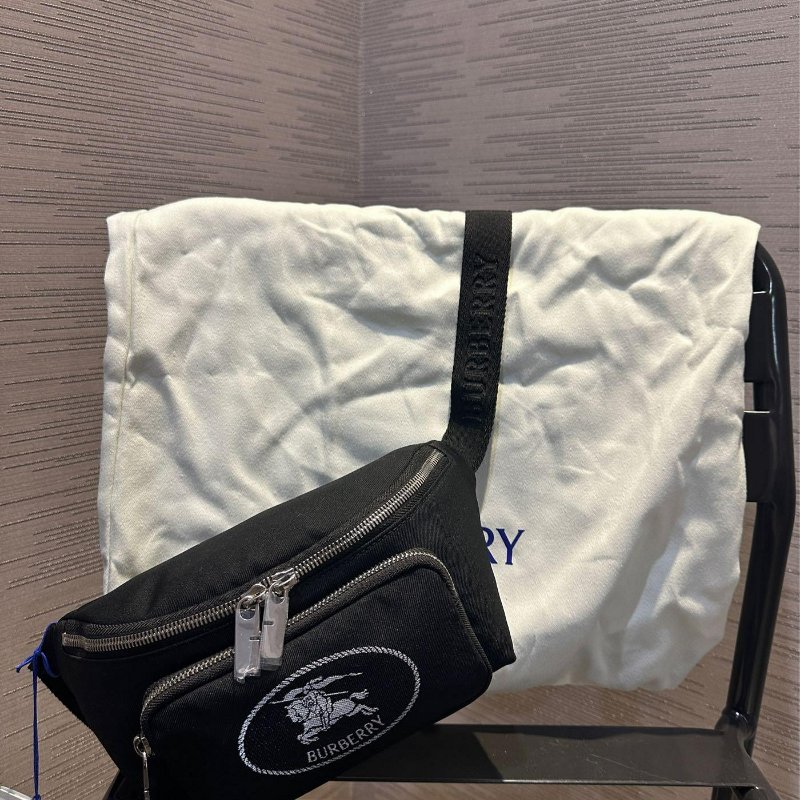 💎Han's house精品服飾💎 burberry 尼龍 戰馬 腰包 現貨 原價25900-0