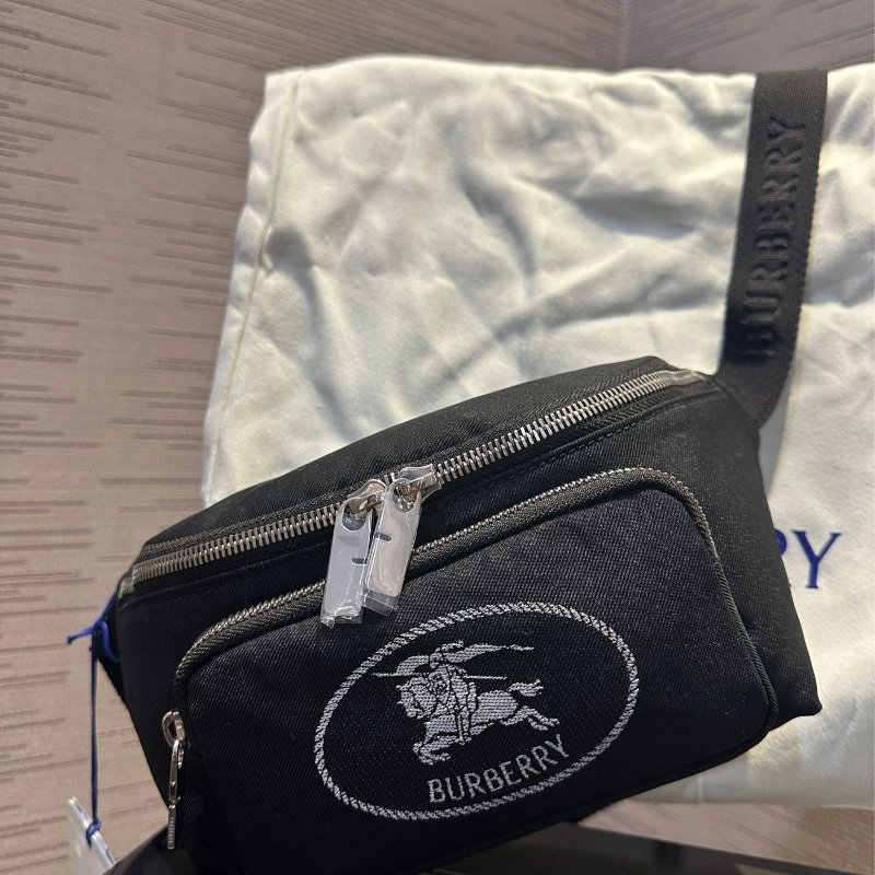 💎Han's house精品服飾💎 burberry 尼龍 戰馬 腰包 現貨 原價25900-1