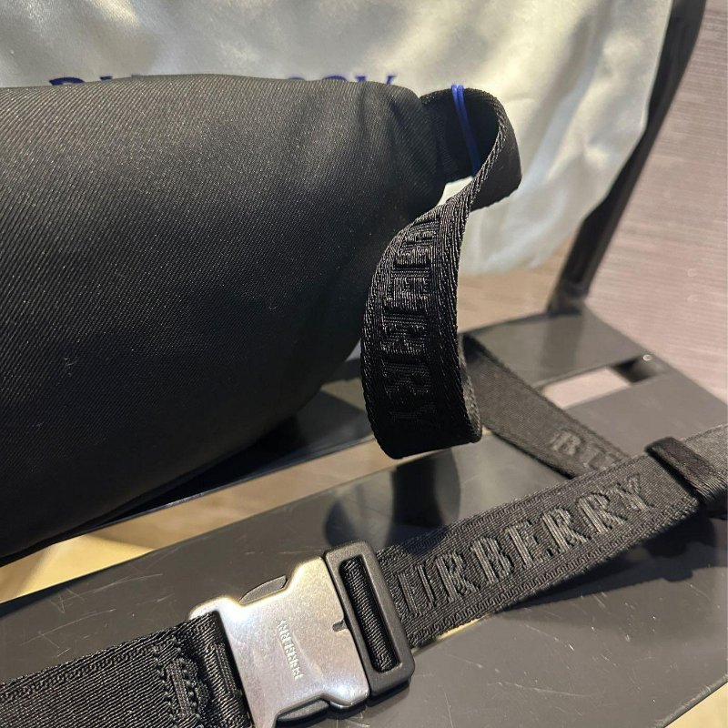 💎Han's house精品服飾💎 burberry 尼龍 戰馬 腰包 現貨 原價25900-3