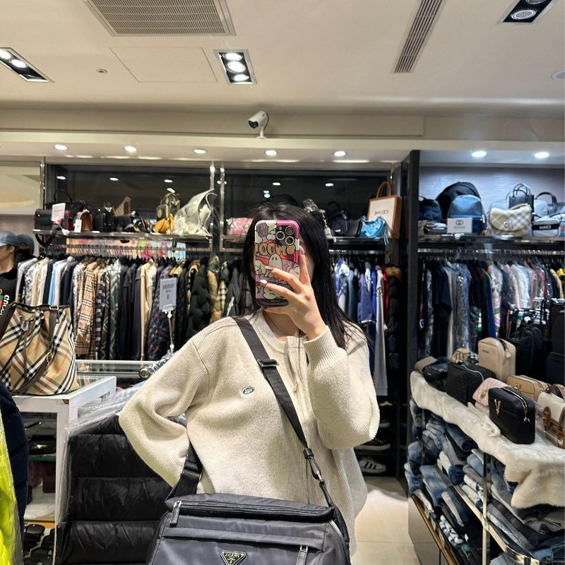 💎Han's house精品服飾💎 PRADA 三角鐵牌 尼龍 防水 側背 包 現貨 VA0991 原價79000-3