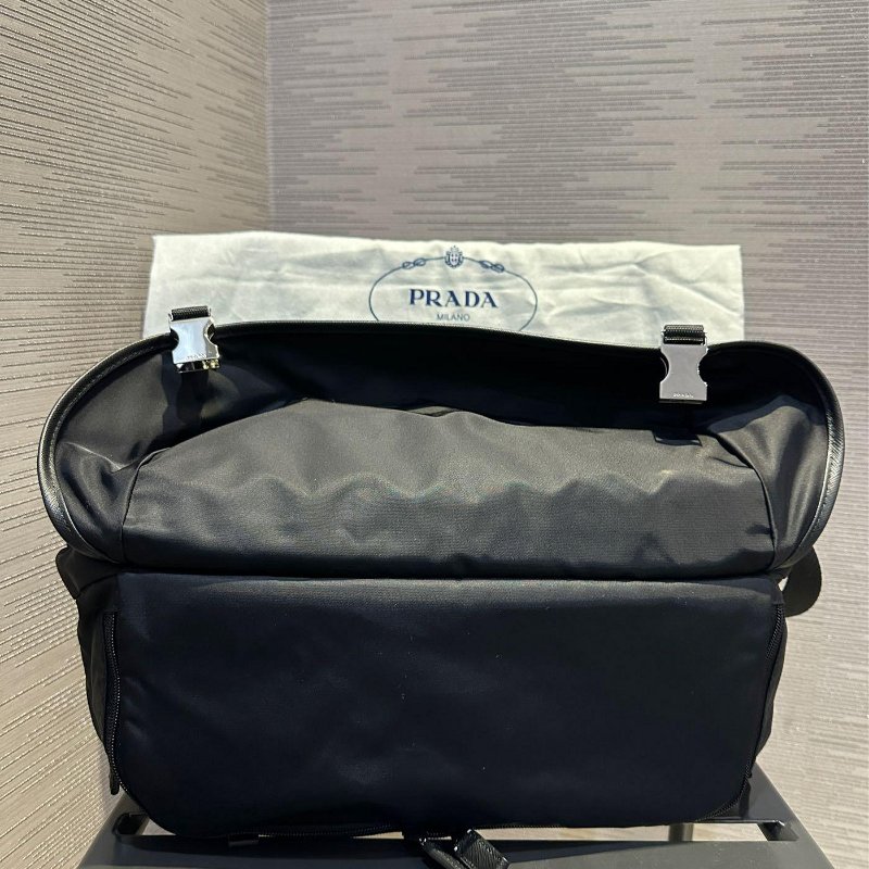 💎Han's house精品服飾💎 PRADA 三角鐵牌 尼龍 防水 側背 包 現貨 VA0991 原價79000-5