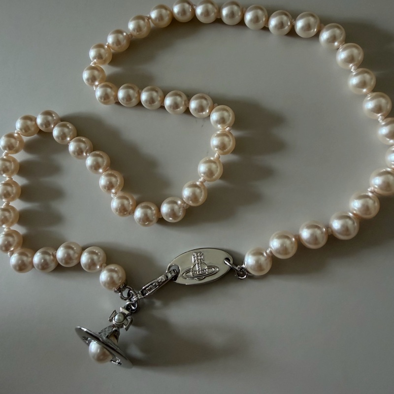 Vivienne Westwood🪐奶油珍珠x立體小土星 Simonetta Pearl Choker-8