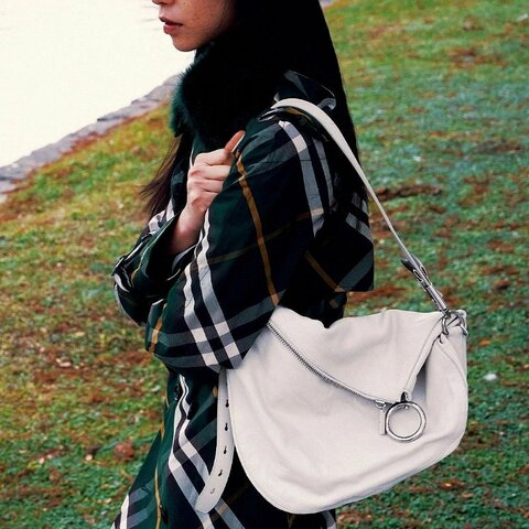 💎Han's house精品服飾💎Burberry 中號 Knight 包 現貨 原價99000