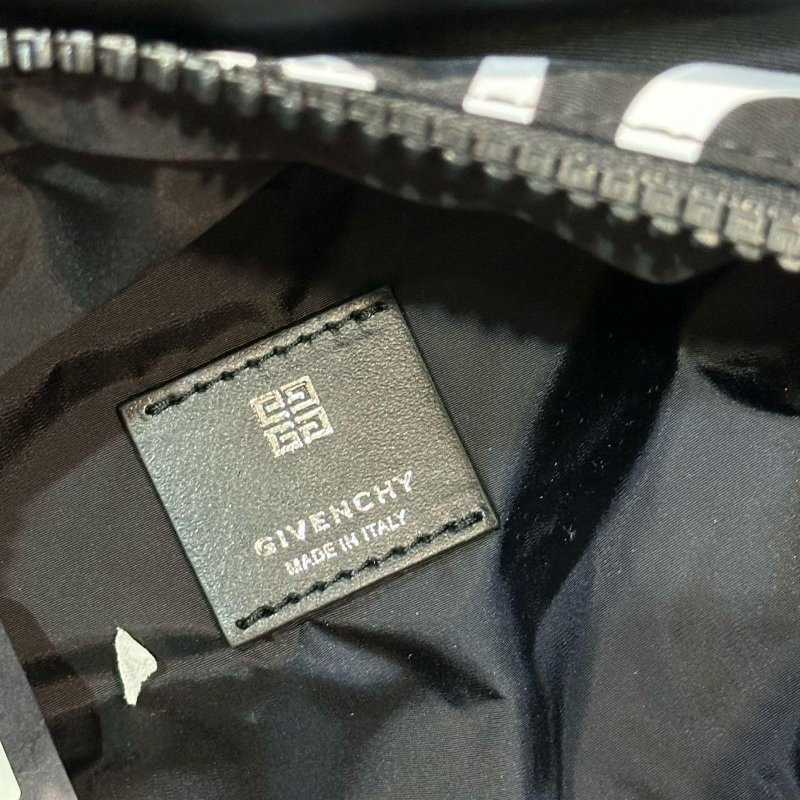 💎Han's house精品服飾💎GIVENCHY 紀梵希 尼龍 斜背包 腰包 原價39500-5