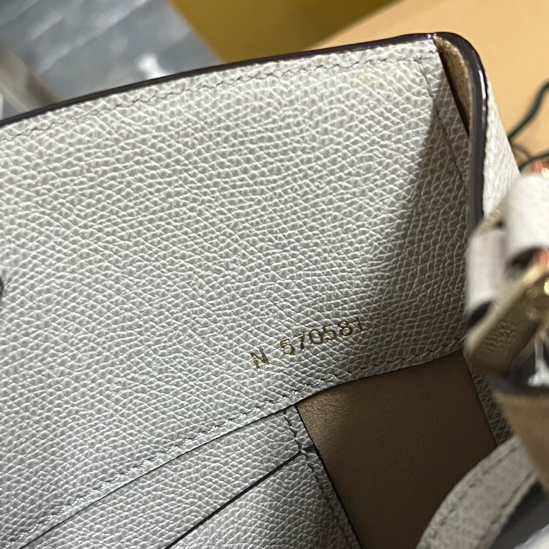 全新 Valextra水桶 brera shoulder bag 水桶包（岩石灰ash grey)-5