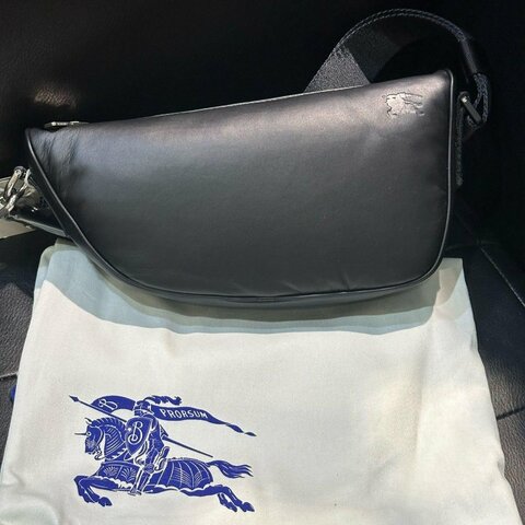 💎Han's house精品服飾💎Burberry SHIELD 小牛皮 包 現貨 原價69000