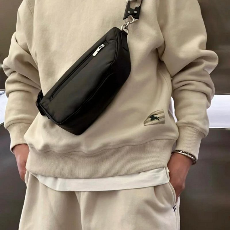 💎Han's house精品服飾💎Burberry SHIELD 小牛皮 包 現貨 原價69000-3