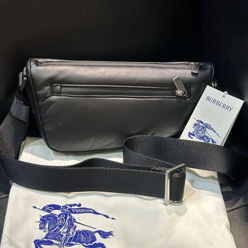 💎Han's house精品服飾💎Burberry SHIELD 小牛皮 包 現貨 原價69000-4