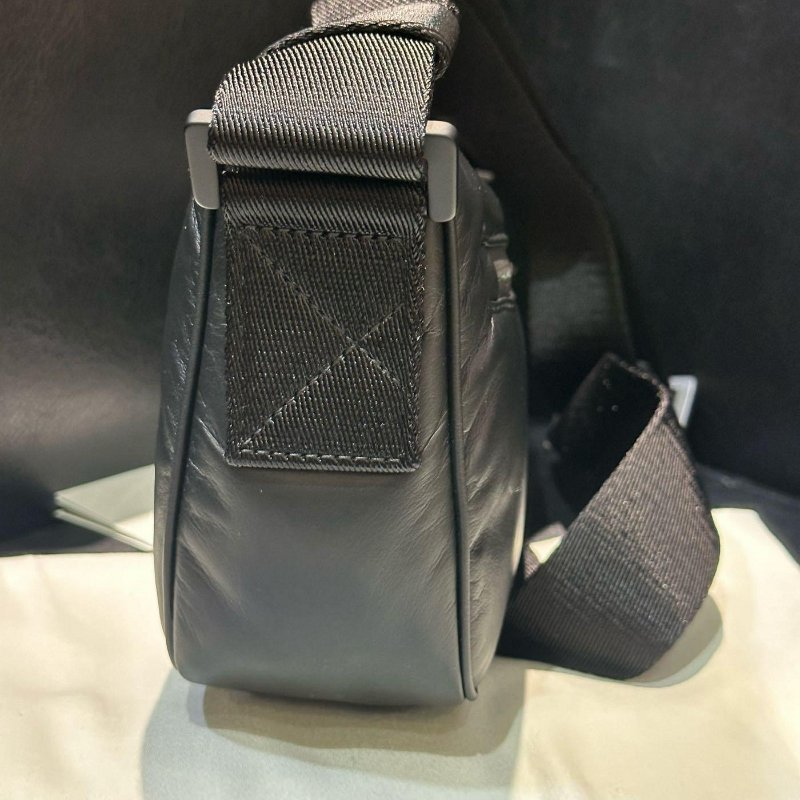 💎Han's house精品服飾💎Burberry SHIELD 小牛皮 包 現貨 原價69000-5