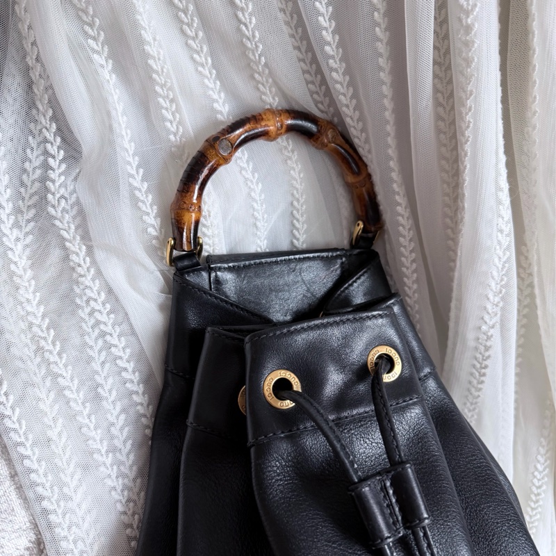 古馳 竹節提把 水桶包 中古後背包 後背包 後背包 雙肩包 黑色 黑色皮革 中古  中古包背囊 經典款 迷你  美式復古 vintage gucci bucket bag / backpack-6