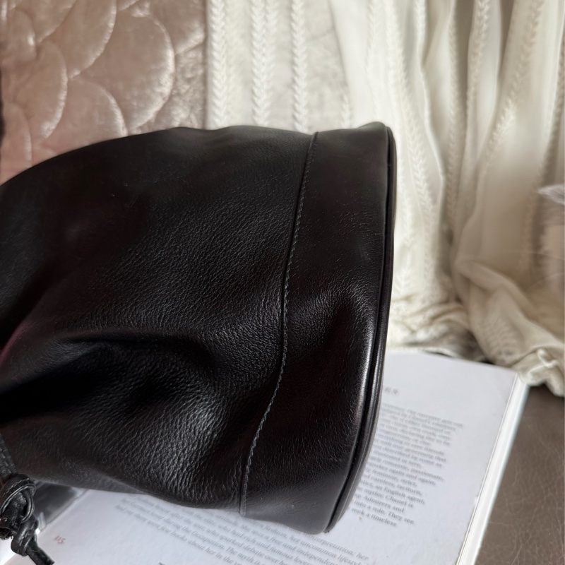 古馳 竹節提把 水桶包 中古後背包 後背包 後背包 雙肩包 黑色 黑色皮革 中古  中古包背囊 經典款 迷你  美式復古 vintage gucci bucket bag / backpack-9