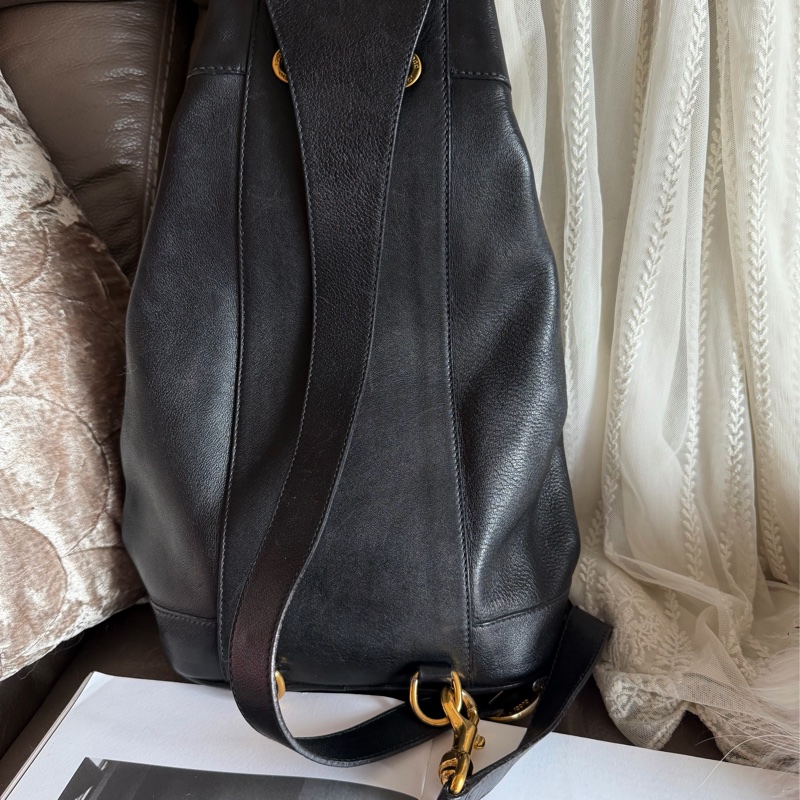 古馳 竹節提把 水桶包 中古後背包 後背包 後背包 雙肩包 黑色 黑色皮革 中古  中古包背囊 經典款 迷你  美式復古 vintage gucci bucket bag / backpack-14