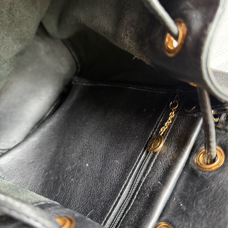 古馳 竹節提把 水桶包 中古後背包 後背包 後背包 雙肩包 黑色 黑色皮革 中古  中古包背囊 經典款 迷你  美式復古 vintage gucci bucket bag / backpack-17