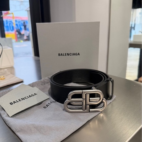 Balenciaga 巴黎世家 BB扣頭腰帶