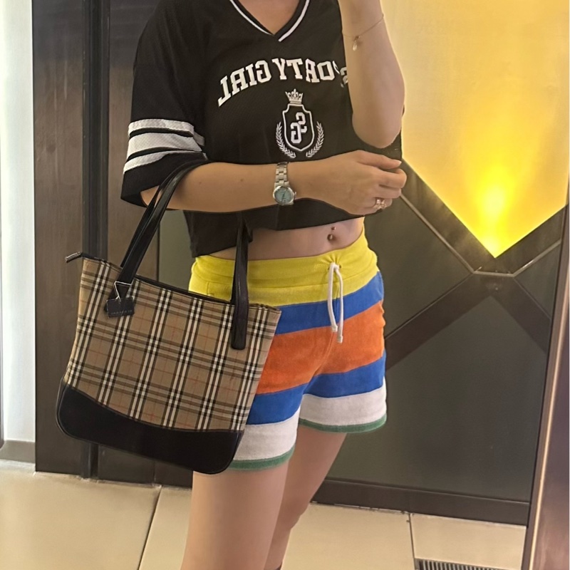 博柏利 托特包 手提包 很新 腋下包 側背包  英倫風 黑色皮革老花 米色底格紋帆布 中古包 復古包 古董包 burberry nova check shoulder bag tote bag-1