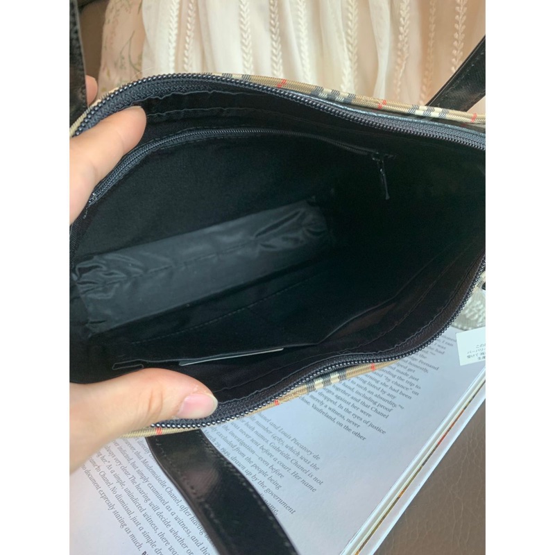 博柏利 托特包 手提包 很新 腋下包 側背包  英倫風 黑色皮革老花 米色底格紋帆布 中古包 復古包 古董包 burberry nova check shoulder bag tote bag-10