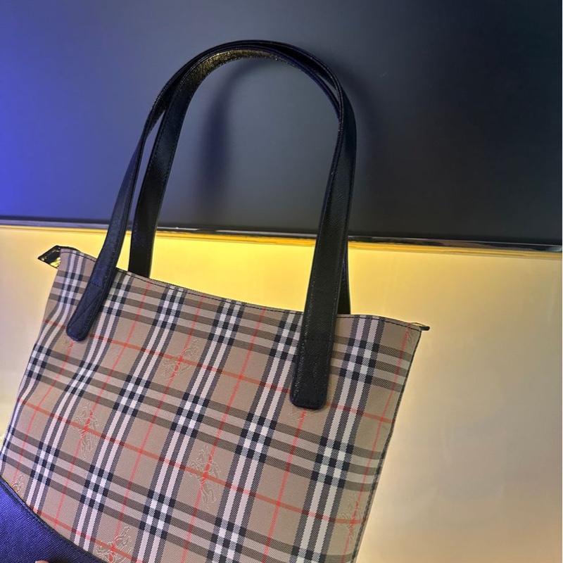 博柏利 托特包 手提包 很新 腋下包 側背包  英倫風 黑色皮革老花 米色底格紋帆布 中古包 復古包 古董包 burberry nova check shoulder bag tote bag-14