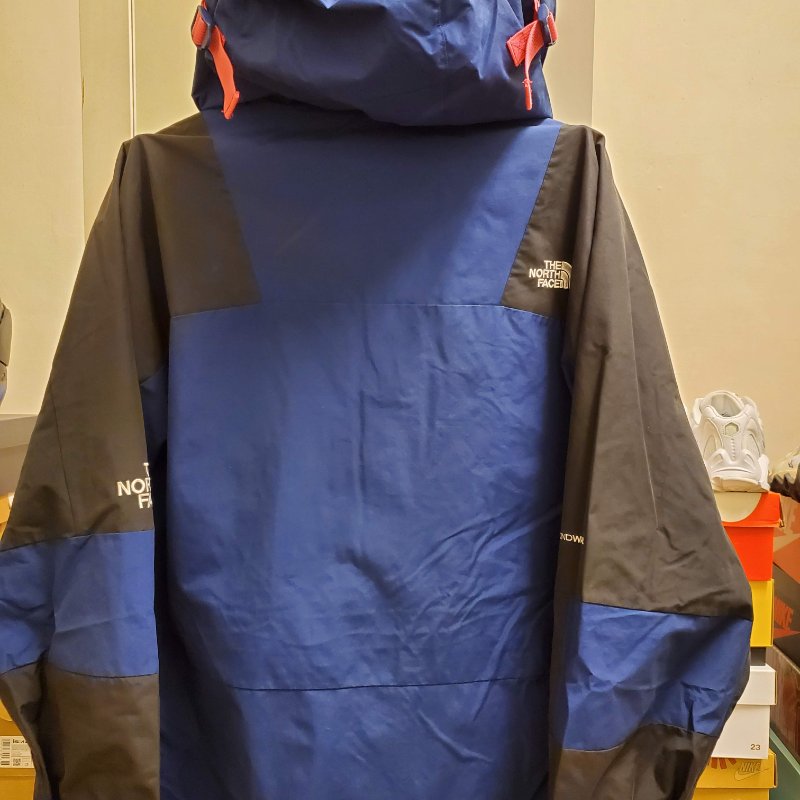 The North Face UE Kazuki Pink Mountain Light Jacket-1
