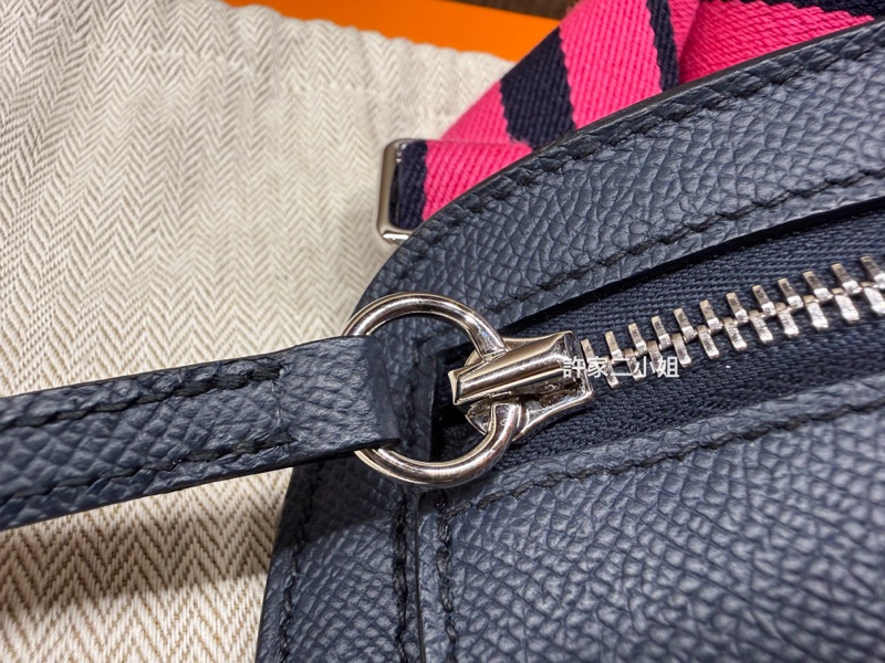 Hermes 97.98新閒置(2023年購入B刻)Petite Course月亮馬鞍包-7