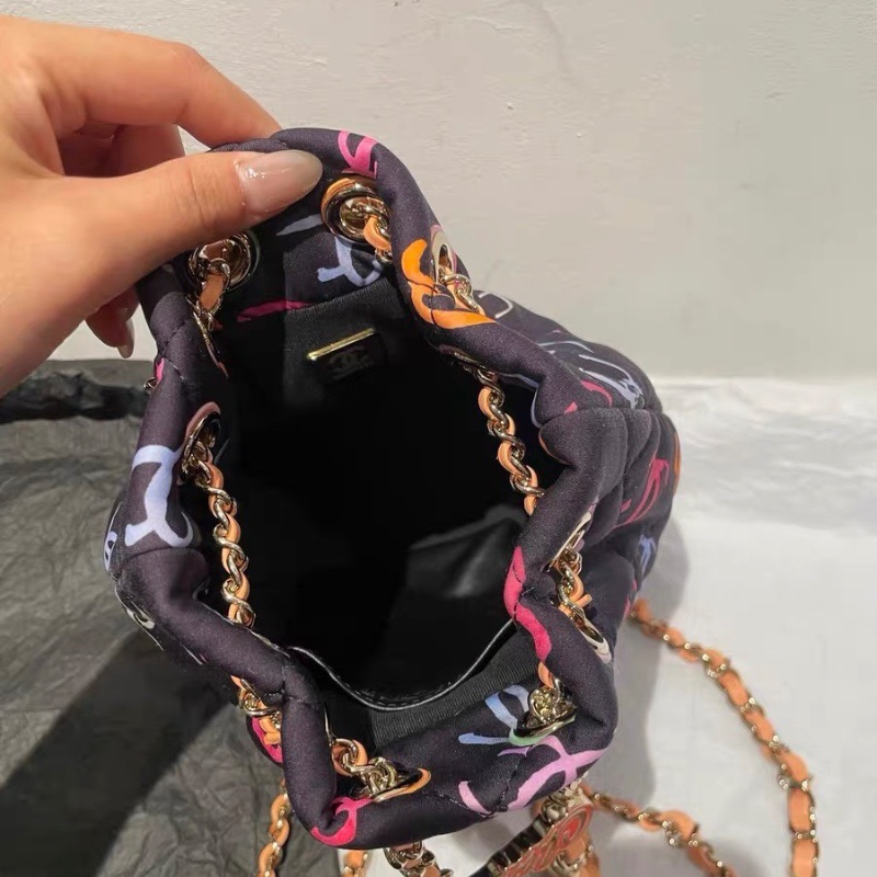 Chanel 彩色logo塗鴉抽繩後背包17×22cm 98新配件塵袋-4