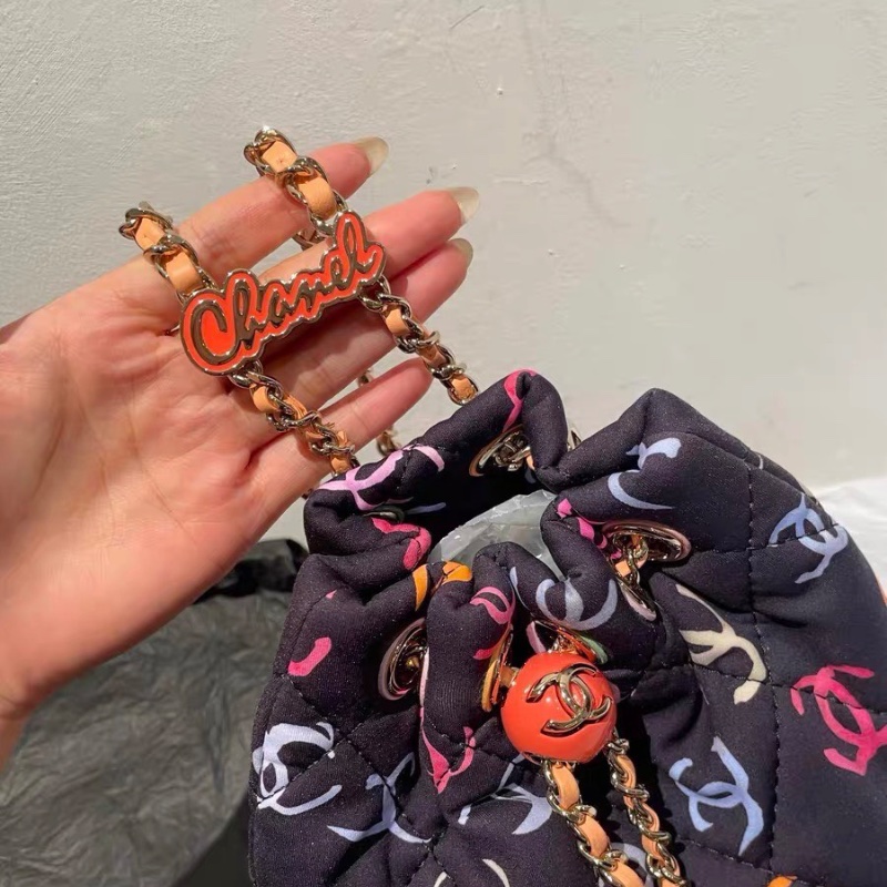 Chanel 彩色logo塗鴉抽繩後背包17×22cm 98新配件塵袋-7