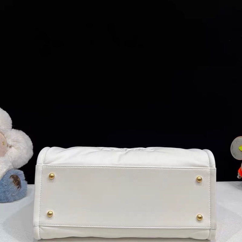 Chanel 全皮白色小號沙灘包 芯片款32.5*24cm  99新配件子袋 塵袋-4