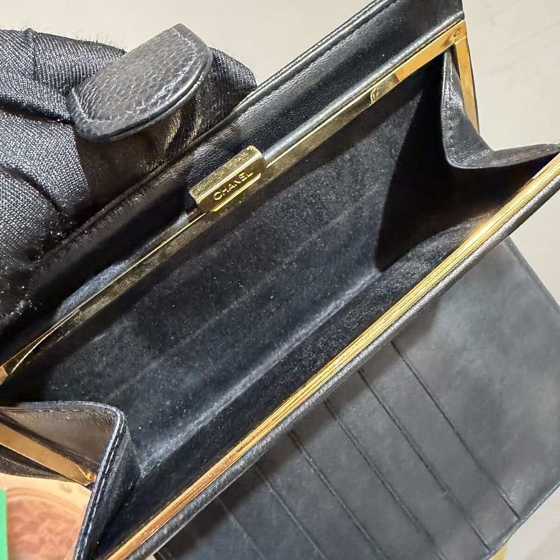 Chanel絕版大雙c 黑魚子醬 釦式長夾-5