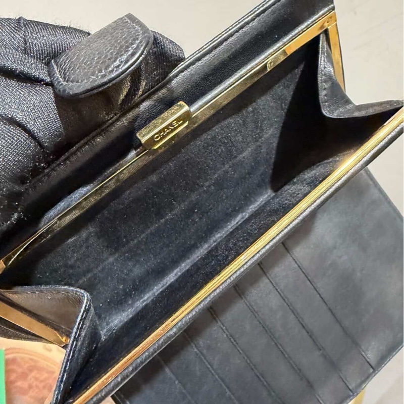 Chanel絕版大雙c 黑魚子醬 釦式長夾-13