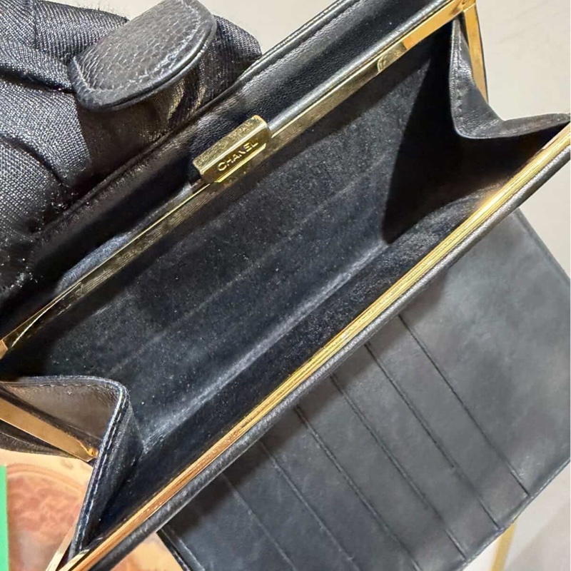 Chanel絕版大雙c 黑魚子醬 釦式長夾-16