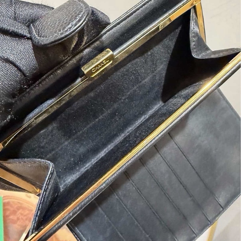 Chanel絕版大雙c 黑魚子醬 釦式長夾-22