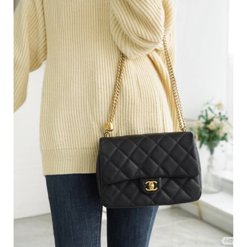 香奈兒cf方胖子 Chanel 23P黑金荔枝牛愛心調節釦肩背包AS3921 近新閒置品🖤可送禮-7