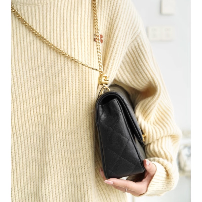 香奈兒cf方胖子 Chanel 23P黑金荔枝牛愛心調節釦肩背包AS3921 近新閒置品🖤可送禮-8